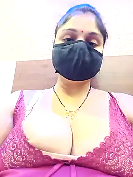Cute-Aadhvita online show from May 3, 2026, 6:58 pm