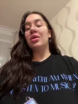 Snapshot of VikiDemi chatting on December 27, 2024, 3:59 pm VikiDemi online show from December 27, 2024, 3:59 pm