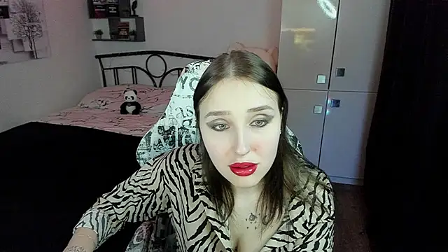 LinaTruly online show from November 21, 2025, 10:19 pm