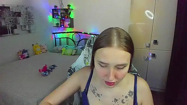 LinaTruly online show from April 28, 2026, 9:31 pm
