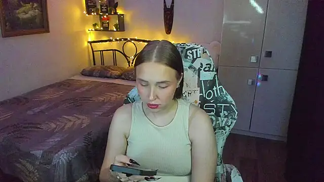 LinaTruly online show from June 23, 2026, 9:13 pm