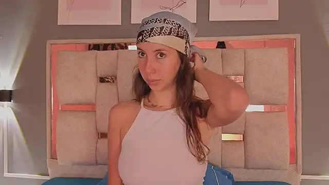 jolie lov online show from September 23, 2025, 1:14 pm