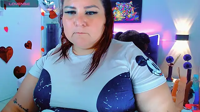 Snapshot of julieta_733 chatting on March 19, 2025, 6:23 pm julieta 733 online show from March 19, 2025, 6:23 pm