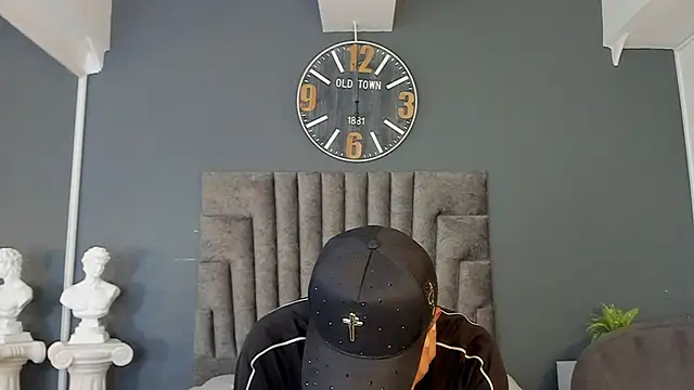 Snapshot of Robin_Rief chatting on June 6, 2026, 7:29 pm Robin Rief online show from June 6, 2026, 7:29 pm
