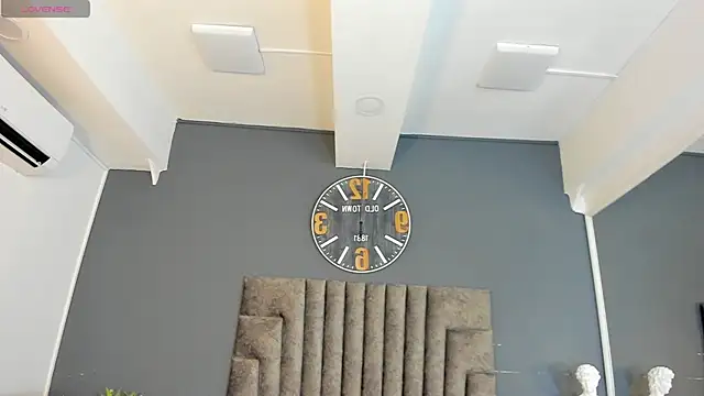 Snapshot of Robin_Rief chatting on June 18, 2026, 7:29 pm Robin Rief online show from June 18, 2026, 7:29 pm