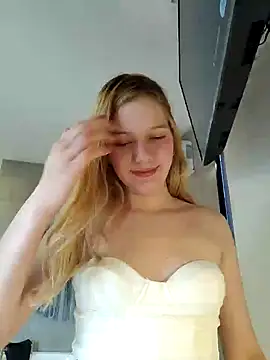 NicoleCut online show from January 10, 2025, 6:38 pm