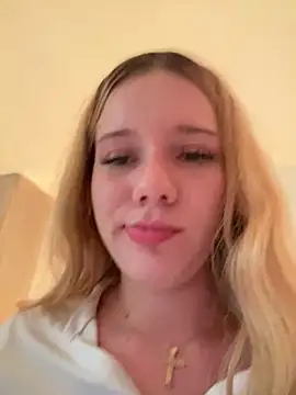 NicoleCut online show from February 25, 2025, 10:47 am