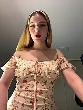 Snapshot of NicoleCut chatting on September 25, 2025, 10:41 am NicoleCut online show from September 25, 2025, 10:41 am