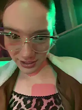 Snapshot of NicoleCut chatting on October 19, 2025, 11:38 pm NicoleCut online show from October 19, 2025, 11:38 pm