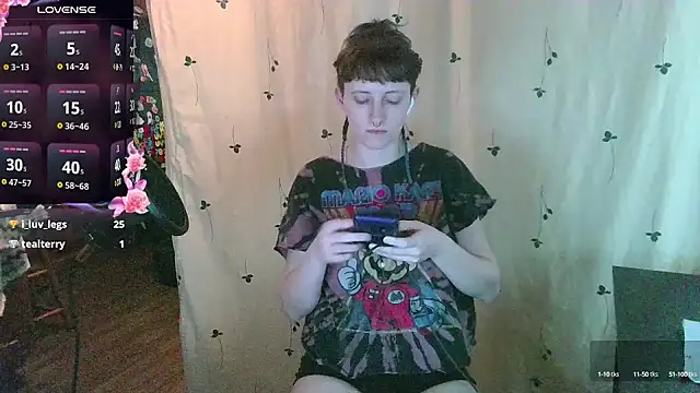 Snapshot of _hellostormy_ chatting on February 5, 2025, 7:53 pm  hellostormy  online show from February 5, 2025, 7:53 pm