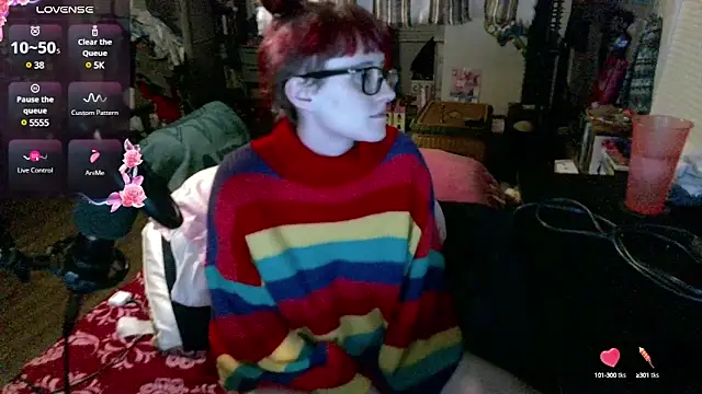 Snapshot of _hellostormy_ chatting on February 19, 2025, 12:46 am  hellostormy  online show from February 19, 2025, 12:46 am