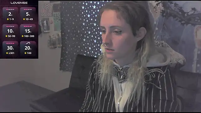 Snapshot of _hellostormy_ chatting on September 8, 2025, 3:00 pm  hellostormy  online show from September 8, 2025, 3:00 pm