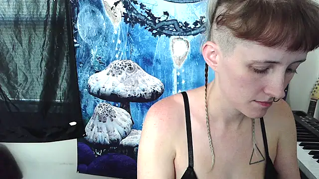Snapshot of _hellostormy_ chatting on October 14, 2025, 4:19 pm  hellostormy  online show from October 14, 2025, 4:19 pm