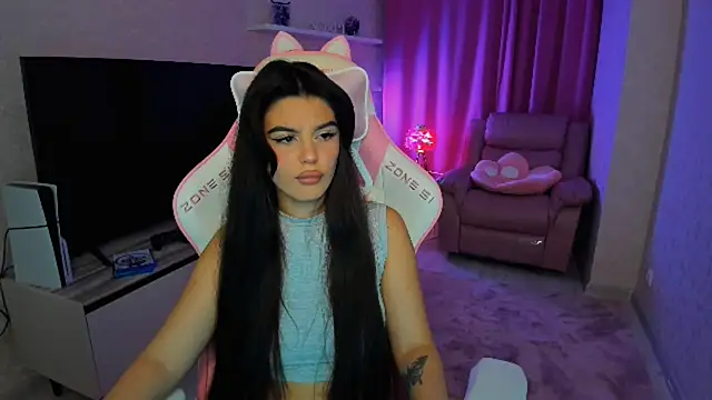 Snapshot of AlluringAriel chatting on September 20, 2025, 7:15 pm AlluringAriel online show from September 20, 2025, 7:15 pm