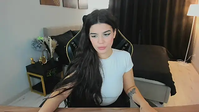 Snapshot of AlluringAriel chatting on October 1, 2025, 8:04 pm AlluringAriel online show from October 1, 2025, 8:04 pm