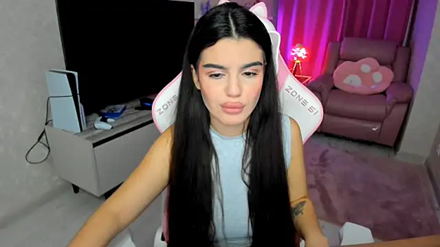 Snapshot of AlluringAriel chatting on October 12, 2025, 7:35 pm AlluringAriel online show from October 12, 2025, 7:35 pm