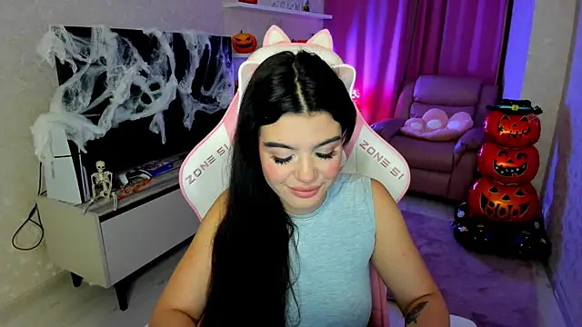 Snapshot of AlluringAriel chatting on October 24, 2025, 7:32 pm AlluringAriel online show from October 24, 2025, 7:32 pm