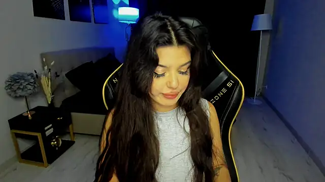 AlluringAriel online show from December 4, 2025, 11:41 am