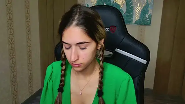 Teresa Stane online show from September 19, 2025, 5:20 am