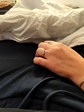 Snapshot of ariel-rick chatting on December 19, 2025, 10:28 pm ariel-rick online show from December 19, 2025, 10:28 pm