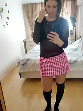 Snapshot of Magic__smile chatting on December 23, 2024, 5:28 am Magic smile online show from December 23, 2024, 5:28 am