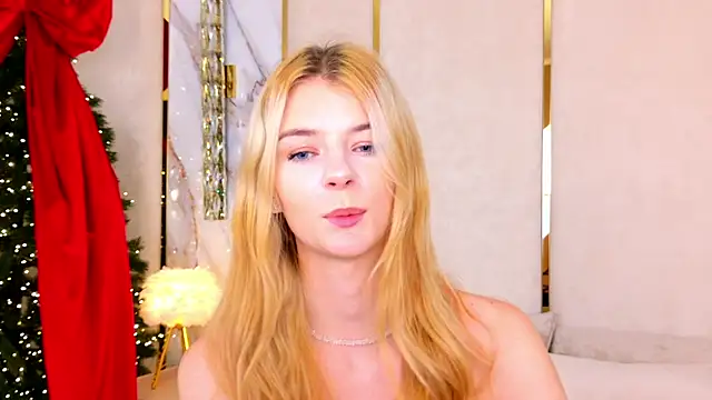 MeganMour online show from December 17, 2024, 10:11 pm