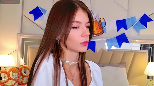 Snapshot of MeganMour chatting on September 28, 2025, 4:56 pm MeganMour online show from September 28, 2025, 4:56 pm