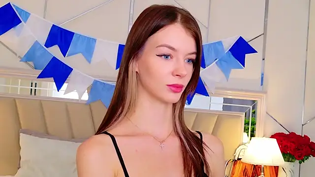 Snapshot of MeganMour chatting on October 3, 2025, 5:43 pm MeganMour online show from October 3, 2025, 5:43 pm