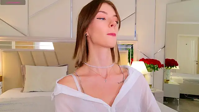 Snapshot of MeganMour chatting on October 20, 2025, 5:24 pm MeganMour online show from October 20, 2025, 5:24 pm