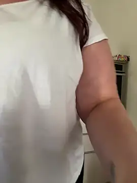 Engel mia online show from February 25, 2026, 3:21 pm