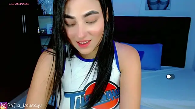 Sofia kenedyy online show from January 14, 2025, 1:04 am