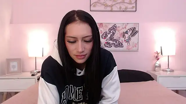 sara17  online show from November 19, 2025, 8:53 pm