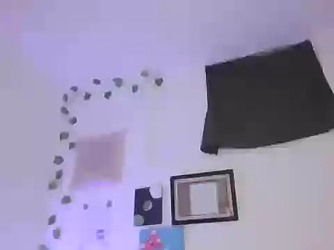 Snapshot of Melody200420 chatting on October 5, 2025, 12:20 am Melody200420 online show from October 5, 2025, 12:20 am