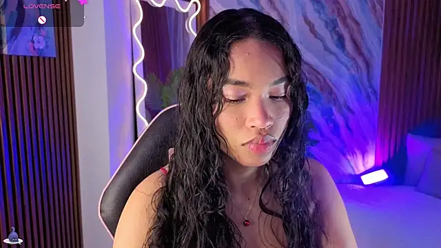 penelope tay1 online show from May 7, 2026, 3:01 am
