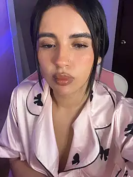 Emily-14 online show from May 6, 2026, 3:57 am
