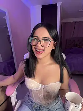 Emily-14 online show from May 7, 2026, 5:35 am