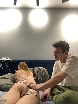 Snapshot of PASSIONBOX chatting on February 9, 2025, 9:39 pm PASSIONBOX online show from February 9, 2025, 9:39 pm