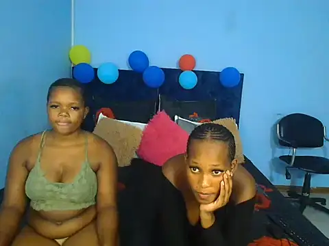 Conniesmall online show from December 30, 2024, 7:11 pm