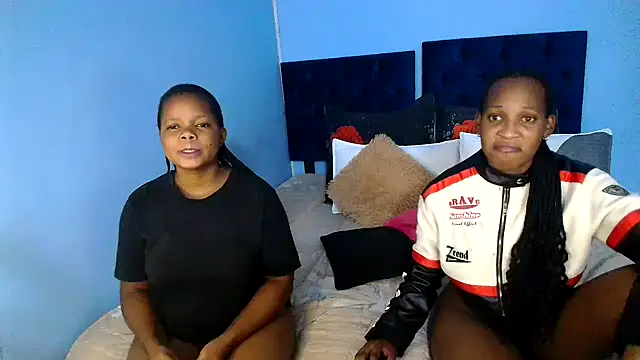 Conniesmall online show from January 19, 2025, 1:43 am