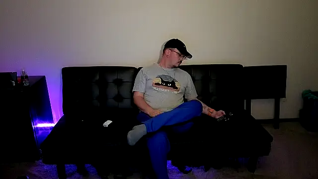 Snapshot of cmichaelxxx chatting on October 12, 2025, 1:15 am cmichaelxxx online show from October 12, 2025, 1:15 am