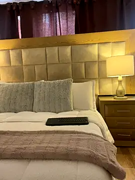 Sweet and caramel online show from December 4, 2025, 2:59 pm