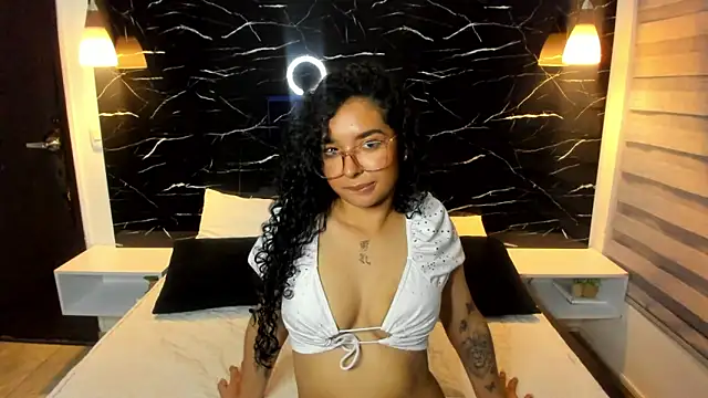 AUDREY HARRIS online show from January 9, 2025, 11:24 pm