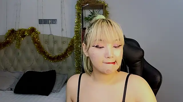 Milla Aheo online show from December 19, 2024, 6:56 pm