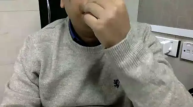 Snapshot of simpleguy1011 chatting on December 24, 2024, 4:19 pm simpleguy1011 online show from December 24, 2024, 4:19 pm