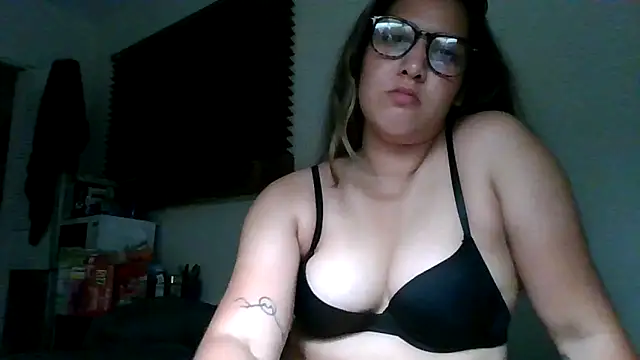 Snapshot of naughtynadia0502 chatting on April 1, 2026, 3:40 am naughtynadia0502 online show from April 1, 2026, 3:40 am