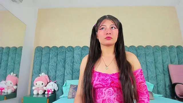 CarolineeMoreno online show from March 8, 2025, 12:52 pm