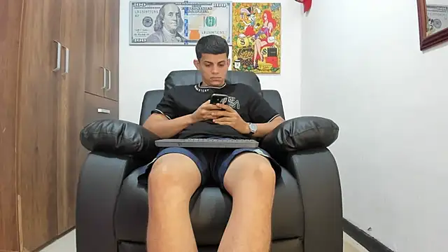 Snapshot of boss_of_cash chatting on September 15, 2025, 11:32 am boss of cash online show from September 15, 2025, 11:32 am