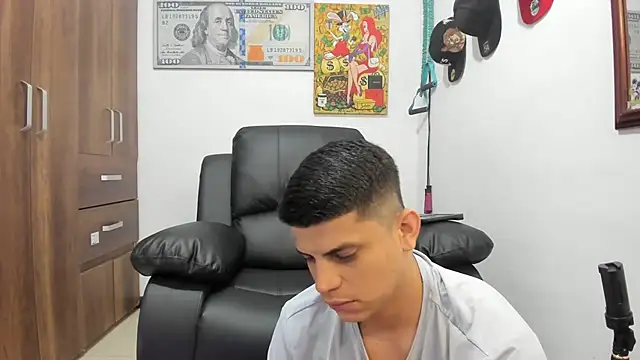 Snapshot of boss_of_cash chatting on October 1, 2025, 2:01 pm boss of cash online show from October 1, 2025, 2:01 pm