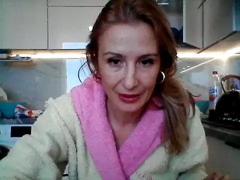 Snapshot of Selena3921 chatting on December 13, 2024, 12:50 pm Selena3921 online show from December 13, 2024, 12:50 pm
