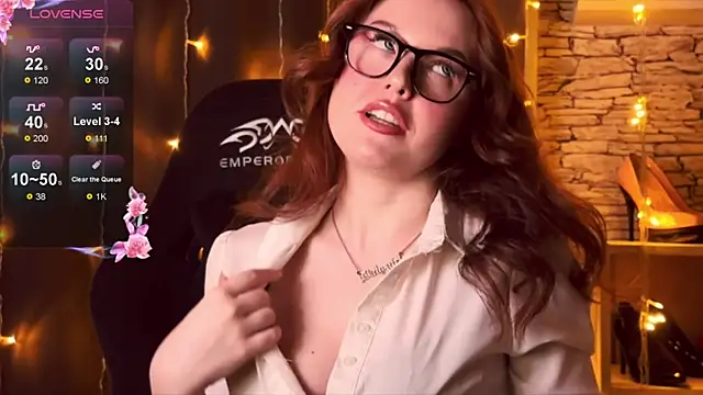 Snapshot of LaurenRossss chatting on October 2, 2025, 12:17 am LaurenRossss online show from October 2, 2025, 12:17 am